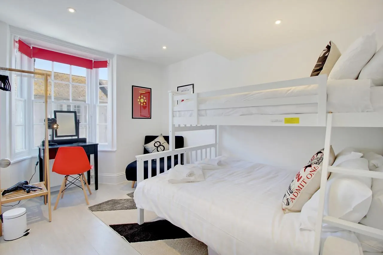 Holiday home Brighton'S Best Big House - Sleeps 12 To 18 Guests - 5 Bedrooms
